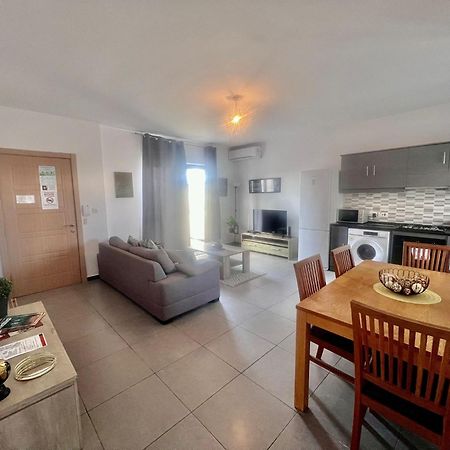 83/3-Lovely 1 Bedroom Penthouse Біркіркара Екстер'єр фото