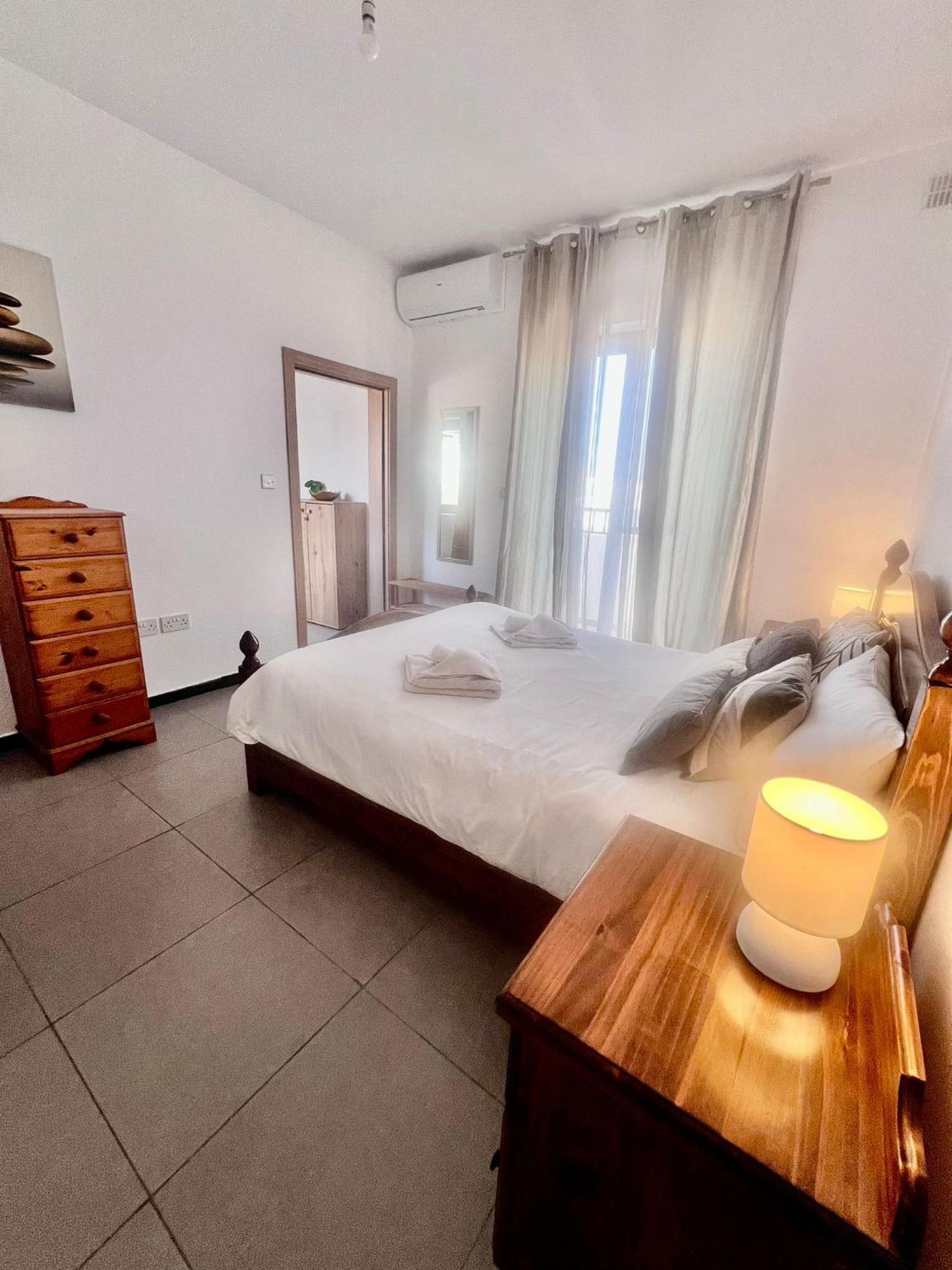 83/3-Lovely 1 Bedroom Penthouse Біркіркара Екстер'єр фото